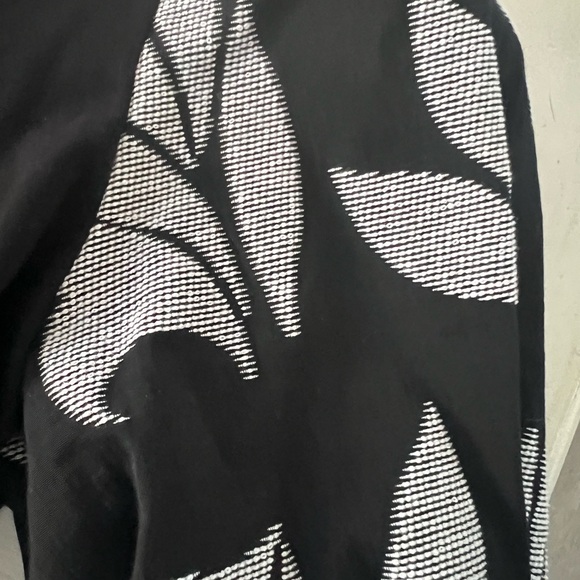 Chico's Black Jacquard Puff Sleeve Tee - Picture 3 of 6